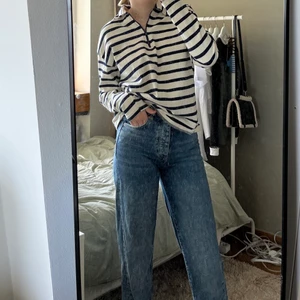 Randig tröja från Zara - Super fin tröja från Zara, endast använd en gång. Säljes då den inte kommer till användning. Storlek M men passar mig som oftast bär S   ❗️Leveranssettet nedan stämmer ej❗️ ❗️tryck inte på köp nu❗️