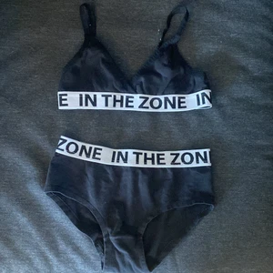 Set - Säljer detta setet i storlek 146/152. Ungefär xxs. Gratis frakt 