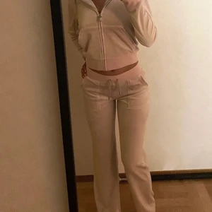 Juicy set - Ett ljusrosa asgulligt juicy couture set 😻 Köparen står för frakten