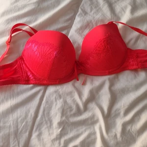 Snygg bg - Bara provad det är 85 i storlek