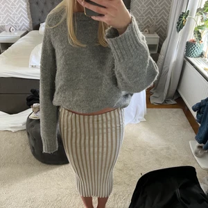 Zara kjol  - Snygg kjol från zara i strl Xs men passar även S. 