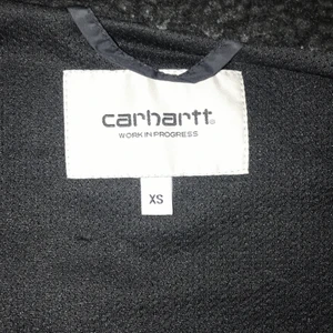 Carhartt väst - En carhartt väst som köptes i vintras på kennedies i Uppsala. Jag använder den knappt längre då den har blivit för liten och jag har tröttnat på den. Storlek XS 