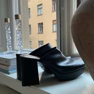 Oanvända klackar från Zara - Supersnygga oanvända skor från Zara i strl 41. Säljer då de inte kommer till användning.