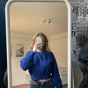 Croppad sweater - En kort tjocktröja från bikbok