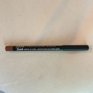 NYX Sandstorm - Använd. Vässa och desinfektera innan ni ska använda för hygieniska skäl. 