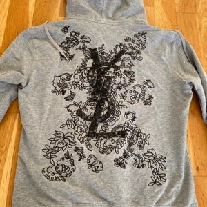 Yves saint Laurent zip up hoodie - Ysl zip-up hoodie i nyskick. Säljer pga att det inte är min stil längre