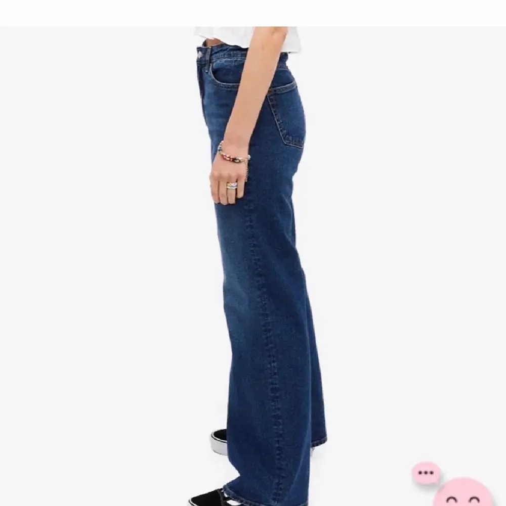 jag säljer nu mina yoko jeans från monki i storlek 27 eftersom dom inte kommer till användning längre. Jag har använt dom en hel del men det syns absolut inte då dom inte är slitna eller sönder någonstans.🍃 . Jeans & Byxor.