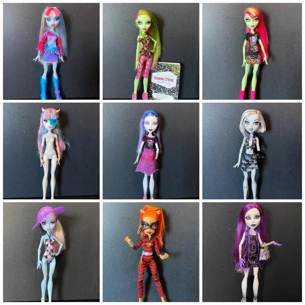 Monster High dockor med olika priser, har även playsets om någon är intresserad 😊 . Övrigt.