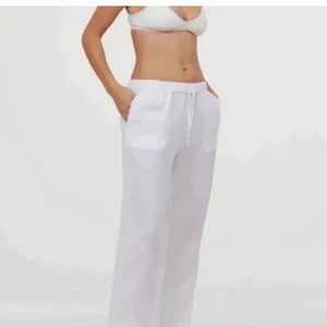 H&m linnebyxor - Super fina linne byxor från hm som inte kommer till så stor användning💗(LÅNAD BILD) storlek s Om många är intresserade blir det budgivning TRYCK EJ PÅ KÖP DIREKT