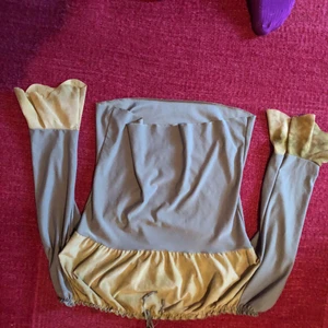 Off shoulder - Lite medeltidsaktig offshoulder tröja