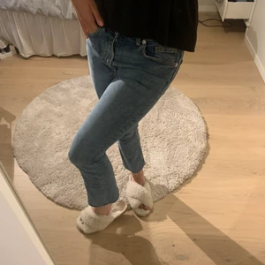 Zara jeans  - Säljer dessa jeans ifrån zara, aldrig använda endast testade!!