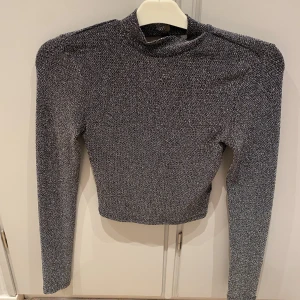 Nyårs tröja  - Jätte fin glittrig tröja som är perfekt inför nyår🤍🤍🤍