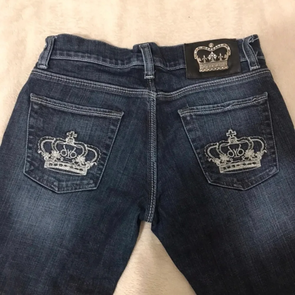Ett par jättefina mörkblå Victoria Beckham jeans. Low waist💗💗💗💗. Jeans & Byxor.