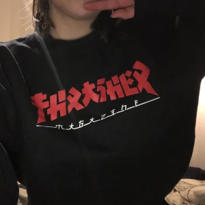 Thrasher Sweatshirt - så cool oversized thrasher sweater, inga defekter. föreslå pris! vill ha bort!