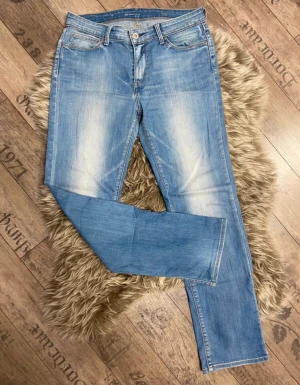 Levis jeans - Fri frakt 29x30 Mått finns i dm