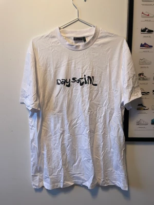 T-shirt  - T-shirt, aldrig använd 