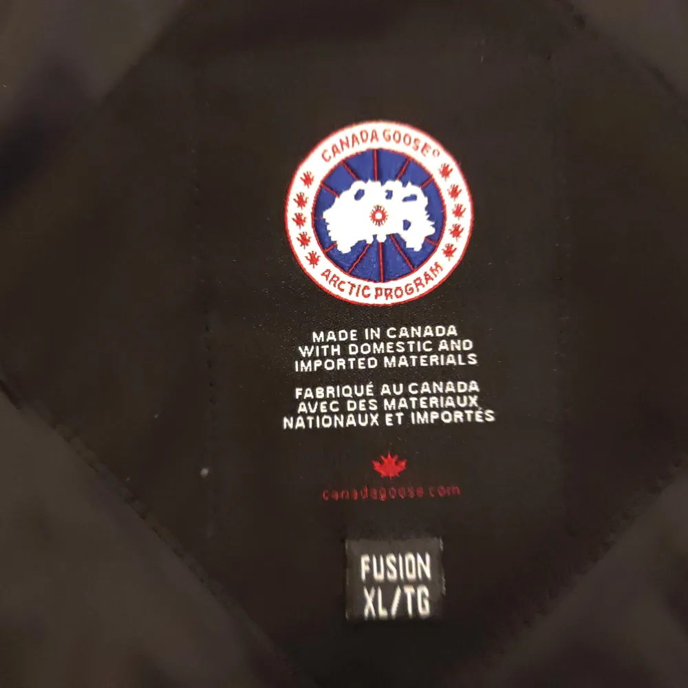 Canada Goose Wyndham Parka Jacka  size: XL Färg: Svart Condition: Som Ny Saknar kvitto  . Jackor.