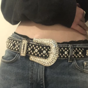 Bälte - Bälte från Aliexpress. Kommer inte till användning. Funkar som det ska och inget är sönder.