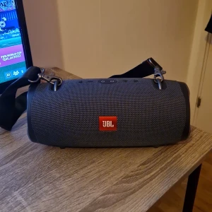 JBL extreme 2  - Helt ny högtalare med ladder för halva priset 