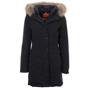 Parajumper jacka - Säljer min parajumper jacka, använt enbart förra vintern. Denna jacka är unik och skiljer sig från andra parajumper jackor. Denna är slutsåld överallt. Köpt från johnells. Storlek passar xs/s. Säljer för 2500kr men priset kan diskuteras.