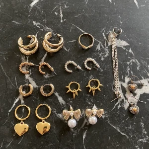 Örhängen  - 25kr styck eller alla för 140