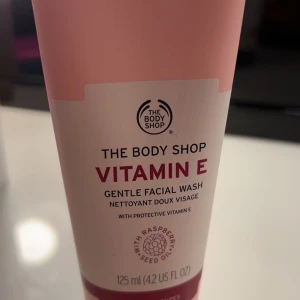 Ansiktsrengöring - Hej! Säljer min helt nya ansiktsrengöring från the body shops kalender då jag fick dubbla produkter. ❤️