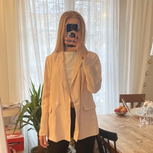 H&M blazer storlek 38 och 40 - Har en i storlek 38 och en i storlek 40 och har ej använt dom