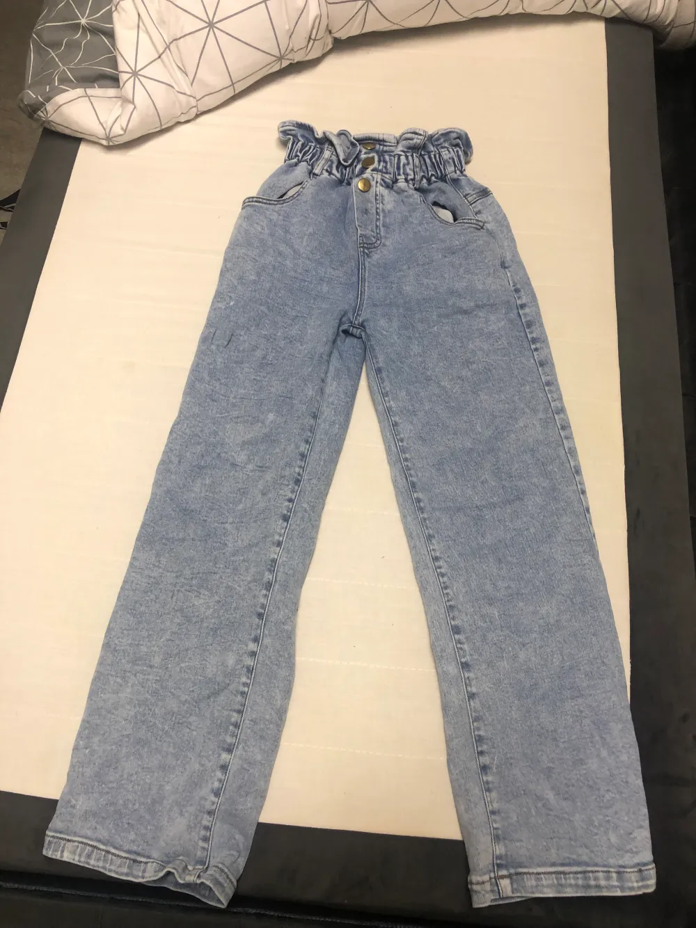 Denna byxor är 160 cm lång . Jeans & Byxor.
