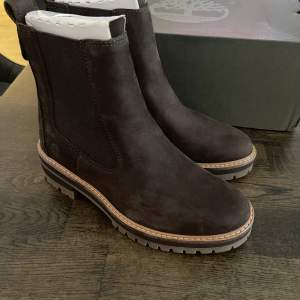 Nya timeberland boots, färg brun och storlek 38,5.
