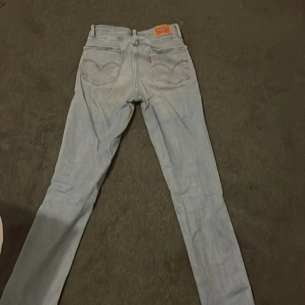 Raka Levis jeans i strl: W24 L30đ. Farkut & Housut.