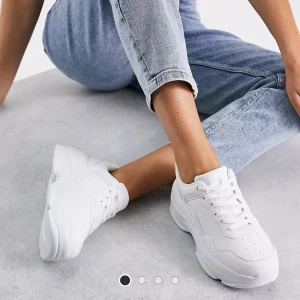 County sneakers - Säljer dessa då jag aldrig använder dem för tkr de är lite för "chunky" för min stil