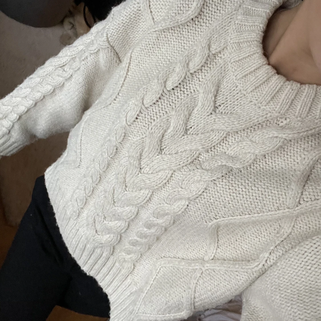 Kabelstickad tröja