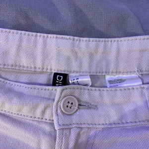 Cargo byxor - Säljer mina cargobyxor då jag inte använder de längre. Har använt de max 5 gånger, inga skador. 