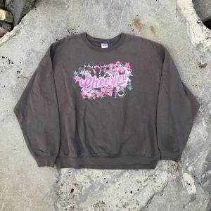 Sweatshirt!! 🌱🌱 - Storlek XL, passar tts. Bra begagnat skick. Tveka inte att höra av dig om du undrar något!! 🌱✌🏻📣