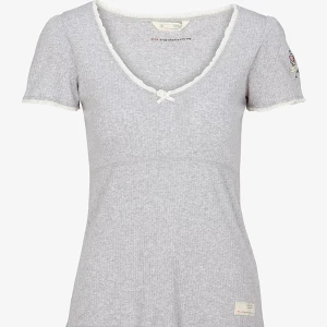 Odd Molly topp - Ribbad topp från Odd Molly (röd rosett på istället för vit) i bra skick. Passar M & L. Storlek 2. 