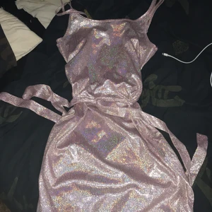 Klänning  - Ny klänning vara använd en gång