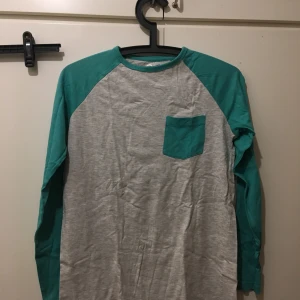 Tröja - Grå och grön tröja