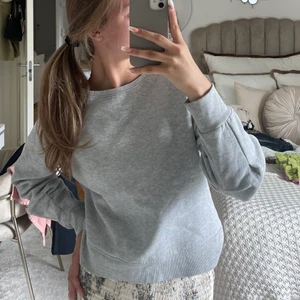 Tröja - Tröja med veck på ärmen (se bild 2)