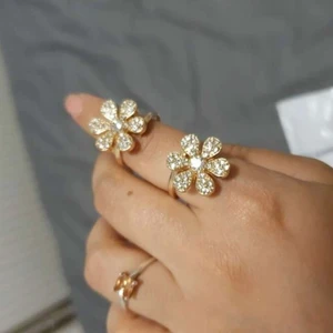 Ring  - Double flower ring , adjustable 