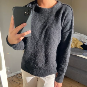 Stickad tröja - Från Malene birger. I alpacka och ull. Storlek XXS men är stor i storleken. Passar XXS-S