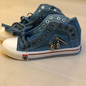 Guoan skor - Snygga skor från Guoan till salu. Säljer dem för de inte kommer till någon användning. Stl: 38, köparen står för frakten 💙