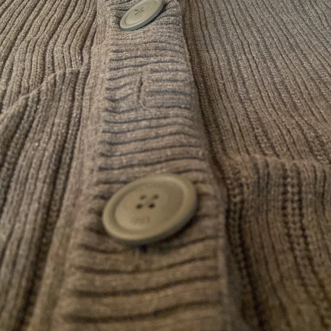 Brun kofta med krage  - 91