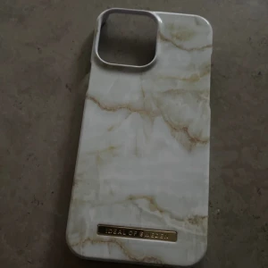 iPhone 13-skal - Inga skador. 