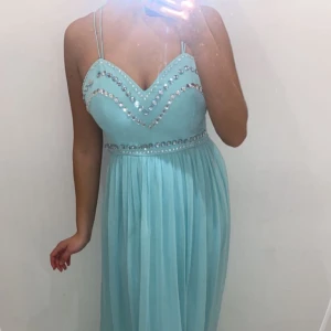 Bal/ bröllopklänning - Ljusblåklänning lång