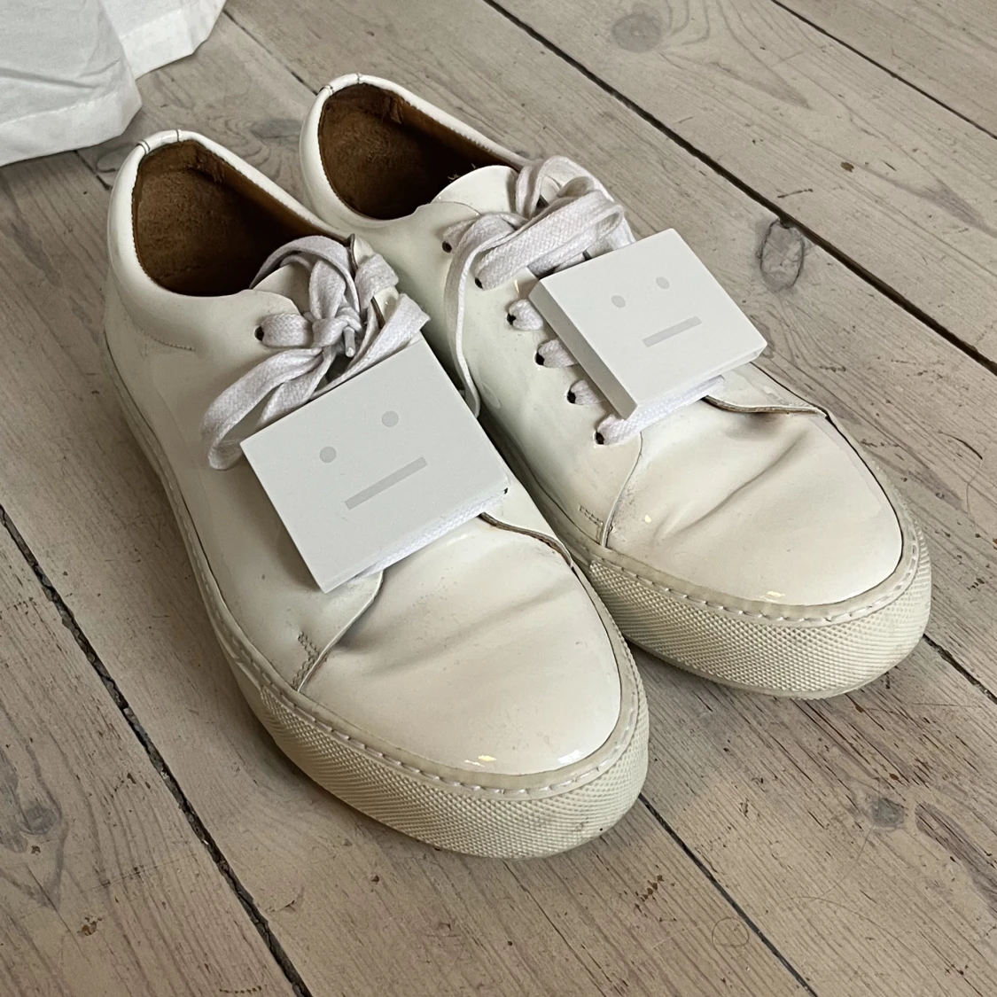 Acne sneakers vita