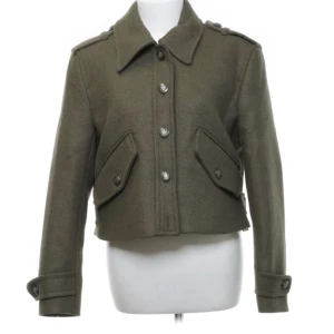 Kappa zara - Super fin kappa från zara som är köpt på sellpy i M i jätte fint skick