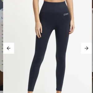 Träningstights - Säljs för jag inte använder dom, knappt använda. Formar super fint och jätte sköna💗 finns fler bilder ifall man vill ha, köp gärna genom knappen ”köp nu”💗