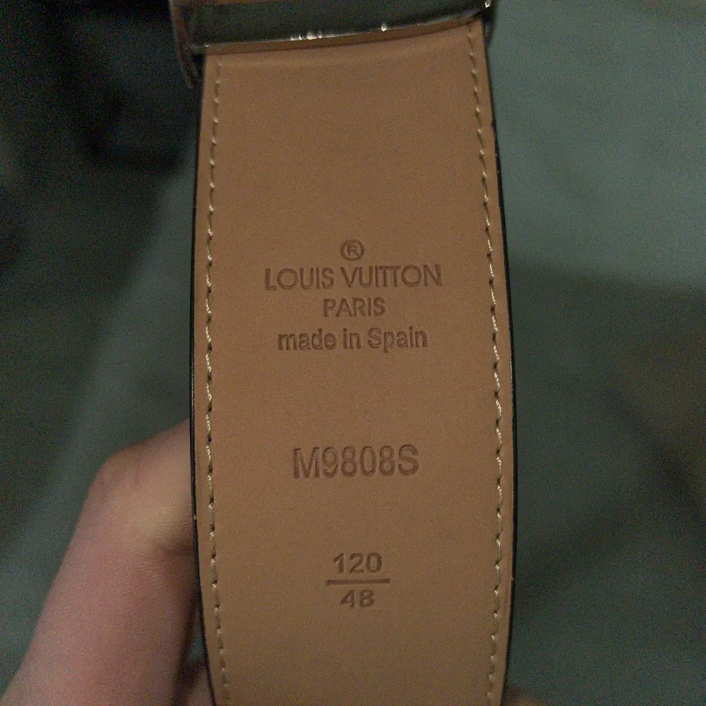 louis vuitton bälte, nyskick. Övrigt.