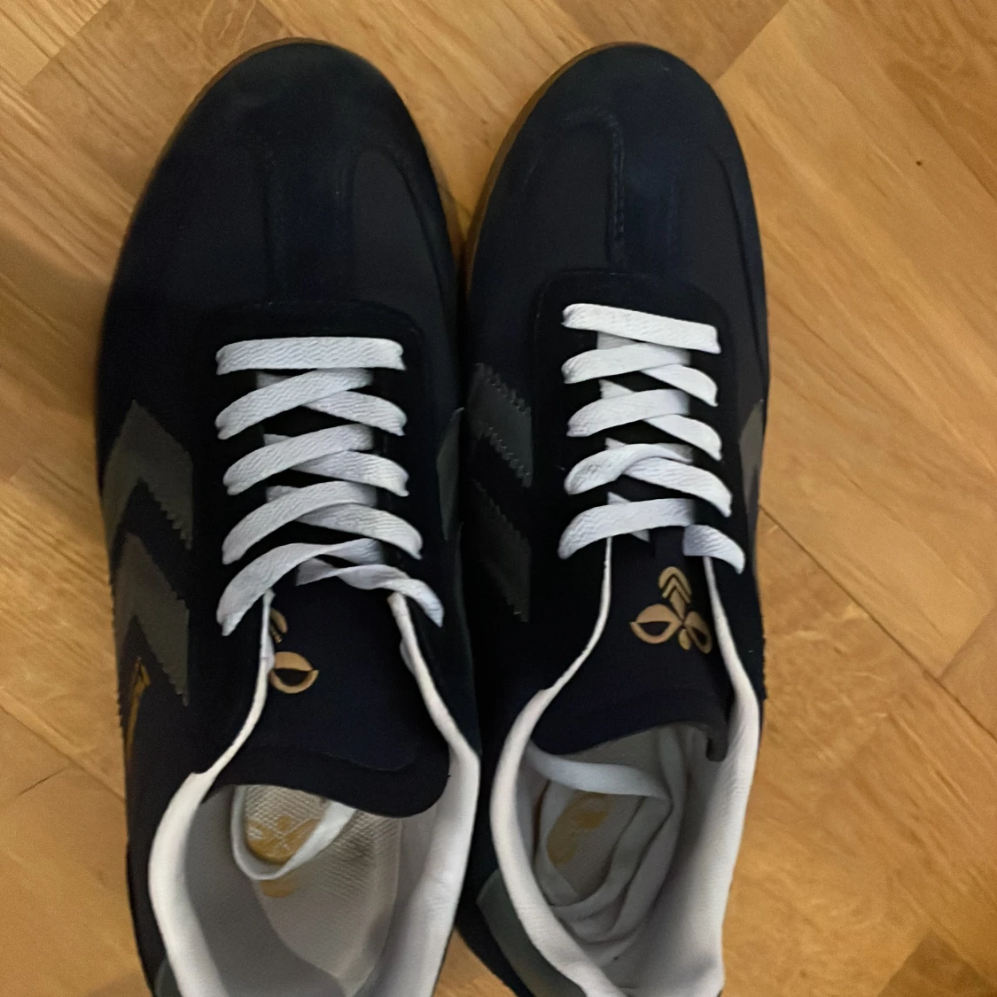 Fina Hummel skor  - 90