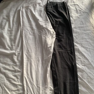 Tights - 2 par tights från Ullared i storlek L. Dom vita är oanvända men inte dom gråa. Köp ett par för 20 kr eller båda för 30. Frakt tillkommer. Obs frakten kan öka om man köper båda!